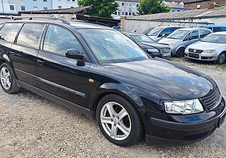 VW Passat Volkswagen Variant Highline VR5 2,3 150Ps (Ersatzteilträger