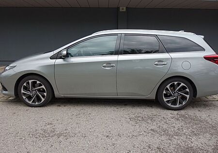 Toyota Auris Touring "Sports"Design Edition"AHK"Navi"