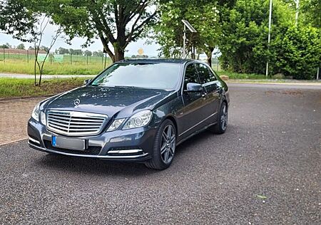 Mercedes-Benz E 200 BlueEFFICIENCY ELEGANCE