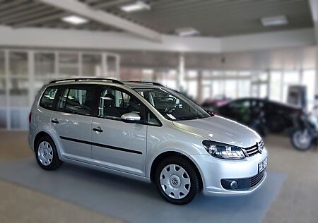 VW Touran Volkswagen 1.6 TDI BMT; NAV/ AAC/ GRA/ SHZ/ AHK