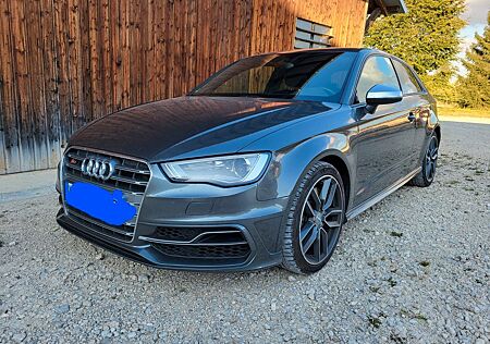 Audi S3 2.0 TFSI S tronic quattro -