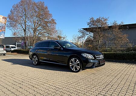 Mercedes-Benz C 300 de Avantgarde, LED , Standheizung , Kamera