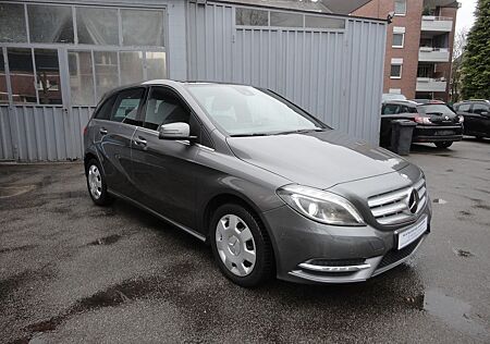 Mercedes-Benz B 180 Style+PanoDach+Navi+Bi-Xenon+PDC+SHZ+8xRäd