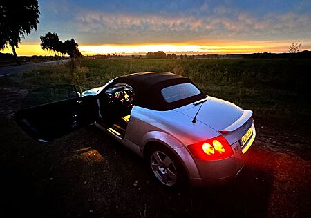 Audi TT Roadster 1.8T 140 kW -