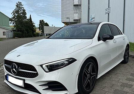 Mercedes-Benz A 250 AMG Line Night-Paket, Panoramadach, 8-Fach