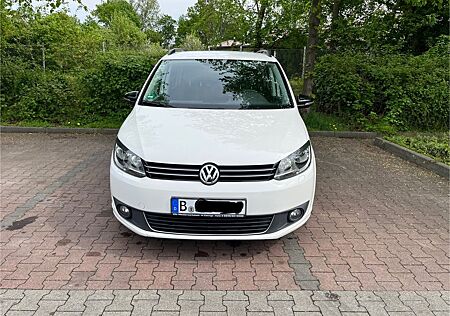 VW Touran Volkswagen - 2.0 TDI DSG MATCH