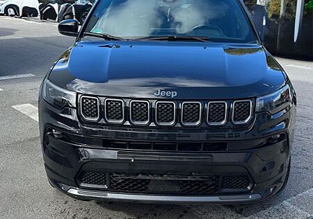Jeep Compass 4xe S Plug-in Hybrid AWD, Navi, Leder