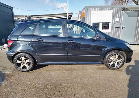 Mercedes-Benz B 200 AUTOMATIKGETRIEBE+T.LEDER+SHZ+TEMPOMAT