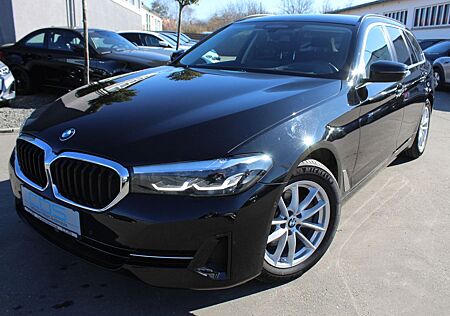 BMW 520d xDrive Tour. +HUD+Sportsitz+MEMORY+DAB+ACC+