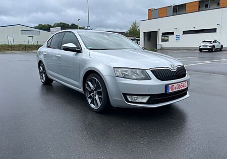 Skoda Octavia Lim. Elegance TÜV / Zahnriemen/Insp. NEU