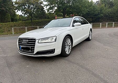 Audi A8 4.2 TDI tiptronic quattro -