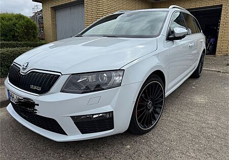 Skoda Octavia 2.0 TSI DSG RS Combi RS