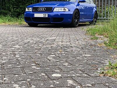 Audi RS4 2.7 quattro -