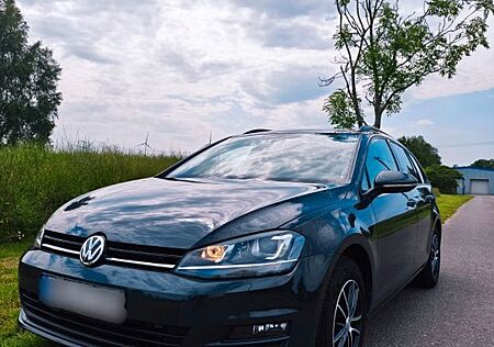 VW Golf Volkswagen 1.6 TDI DSG Automatik / AHK / Xenon