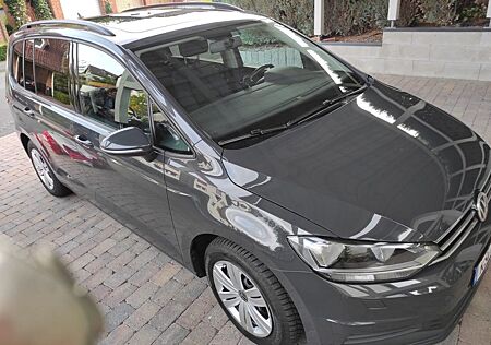 VW Touran Volkswagen 1.2 / 7 Sitzer / Panorama Dach
