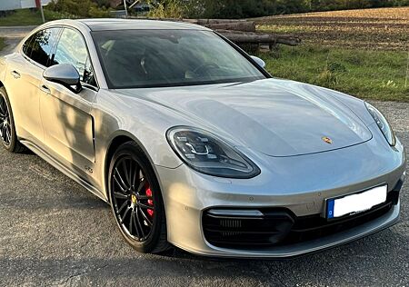 Porsche Panamera GTS * V8 * Pano *