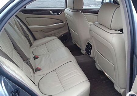 Jaguar XJ 2,7 Diesel V6 Executive 8000Netto Scheckheft