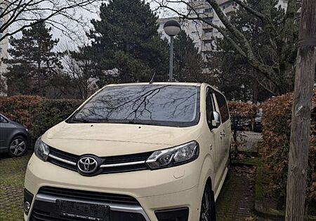 Toyota Pro Ace Minivan Proace Verso
