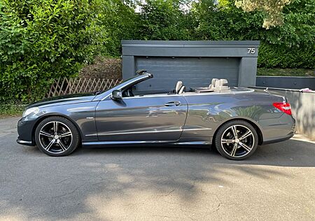 Mercedes-Benz E 200 Cabrio BlueEFF. AMG-Line, Sportfahrwerk