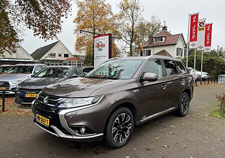 Mitsubishi Outlander 2.0 PHEV EXECUTIVE EDITION / NAVI / ka