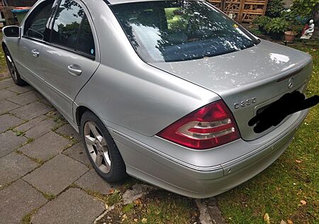 Mercedes-Benz C 230 AVANTGARDE Auto/Klima/Navi/XenonTüv2-26