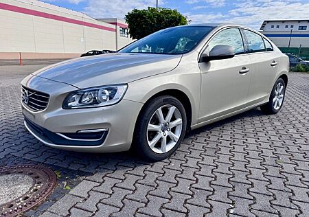 Volvo S60 D3 Summum - LEDER+NAVI