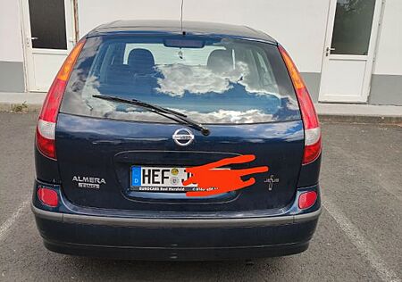 Nissan Almera Tino 1.8