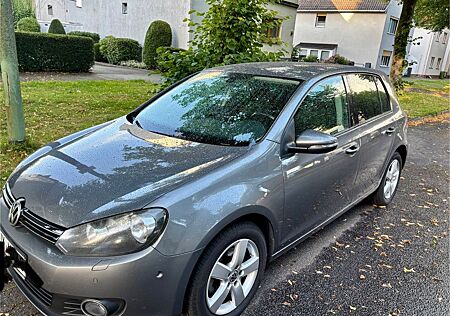 VW Golf Volkswagen 1.6 TDI 1. Hd., lückenlos Scheckh., Navi