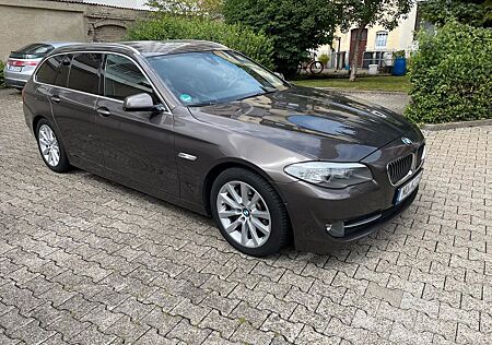 BMW 530d Touring A Luxury Line Luxury Line