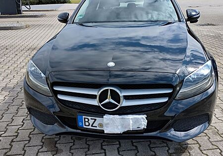 Mercedes-Benz 220