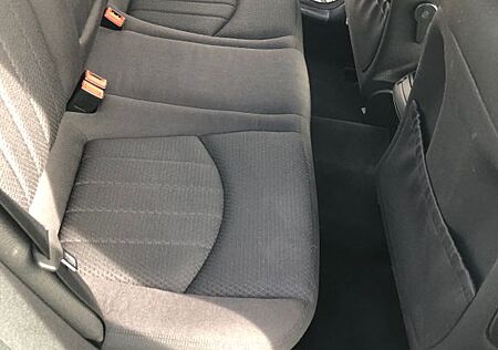Mercedes-Benz E 200 KOMPRESSOR ELEGANCE