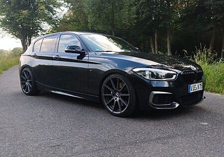 BMW M135i xDrive A -