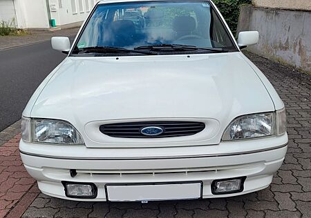 Ford Escort 1.8 16V CLX