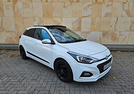 Hyundai i20 Style *PANORAMA*NAVI*KAMERA*SHZ*8-FACH*