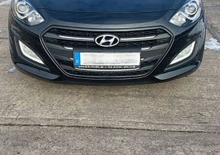 Hyundai i30 Schrägehecklimousine gepflegt aus 2. Hand