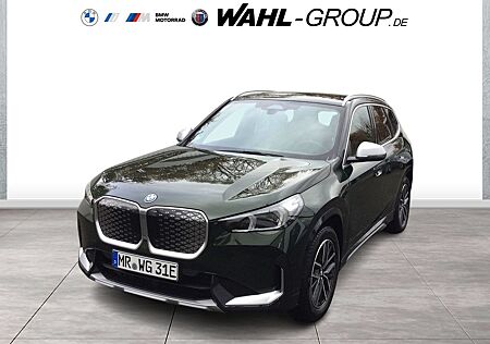 BMW iX1 xDrive30 xLine DAB LED RFK Komfortzg. AHK