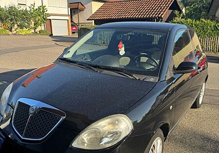 Lancia Ypsilon 1.2 8v -