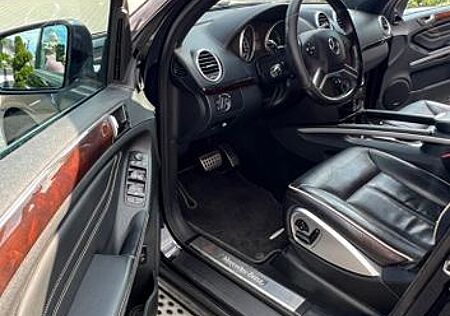 Mercedes-Benz ML 320