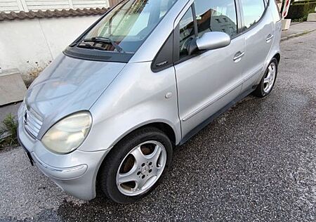 Mercedes-Benz A 190 AVANTGARDE Automatik Panorama, wenig KM