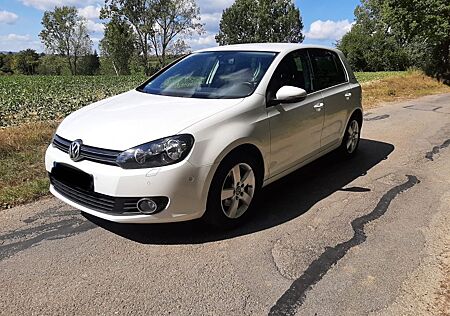 VW Golf Volkswagen Sehr gepflegter Volkswagen VI 1.2 TSI Team