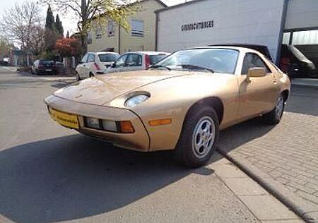 Porsche 928