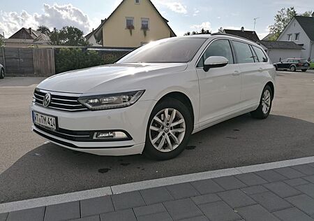 VW Passat Variant Volkswagen 1.6 TDI DSG Comfortline Varia...