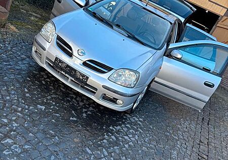 Nissan Almera Tino 2.2 dCi acenta 100kW acenta
