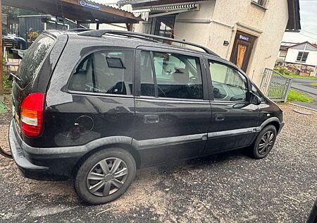 Opel Zafira 1.8 16V Comfort Comfort