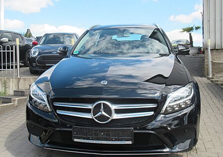 Mercedes-Benz C 180 T-Modell CGI- NAVI-LED-KAMERA-PANO-SHZ