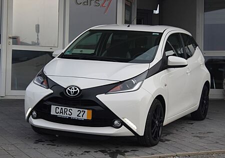 Toyota Aygo (X) Aygo -play touch Navi Kamera Klima Alu