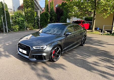 Audi RS3 2.5 TFSI S tronic quattro -Limousine