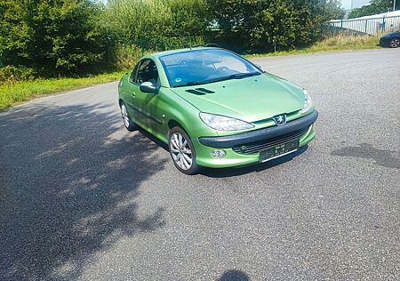 Peugeot 206 CC TÜV bis 05 26 zu verkaufen