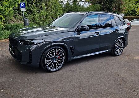 BMW X5 xDrive30d - AHK , LUFTFEDERUNG, 22 ZOLL,LEDER