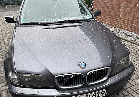 BMW 325i -